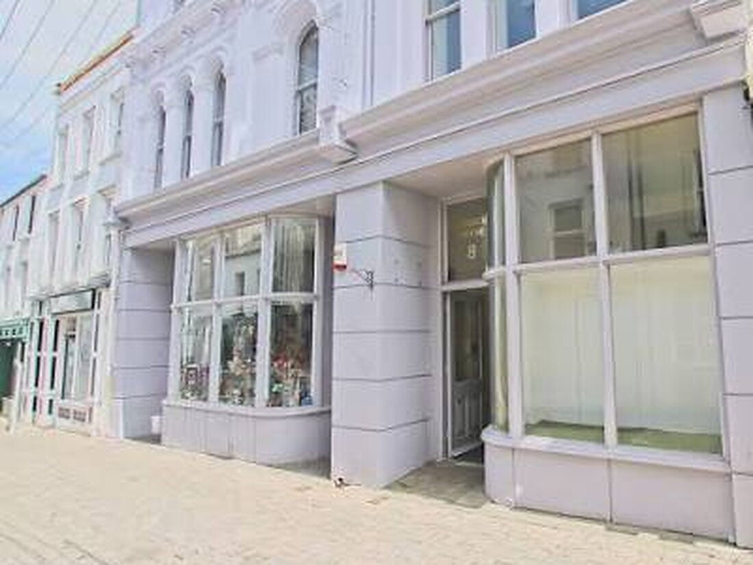 Barbican House, 8–10 Malew Street, Castletown, Isle of Man: offices to let above the shopfronts on the street